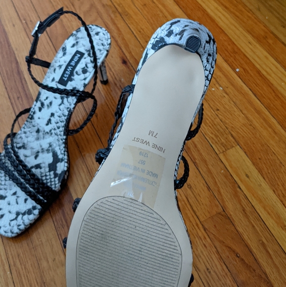 Sandals - Picture 3 of 3